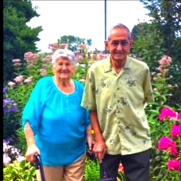 🎲 Vintage Scrabble Board Game Turnable Feature ROCKS 🎸 - Picture 15 of 16